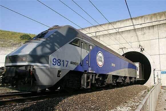 Eurotunnel vehicle shuttle with Corex aluminium honeycomb